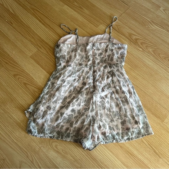 Altar’d State Pink Taupe Ruffle Short Romper Medium - Picture 7 of 7
